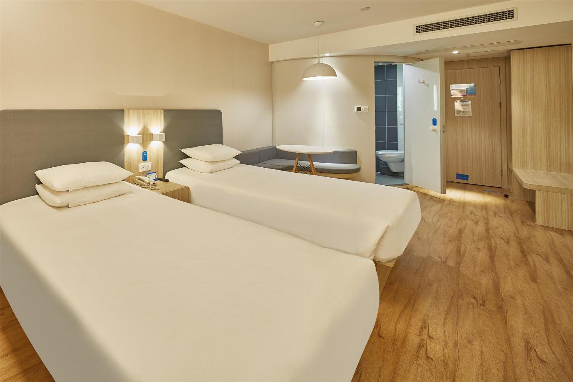 Hanting Hotel Fuzhou Wuyi Square Exterior photo